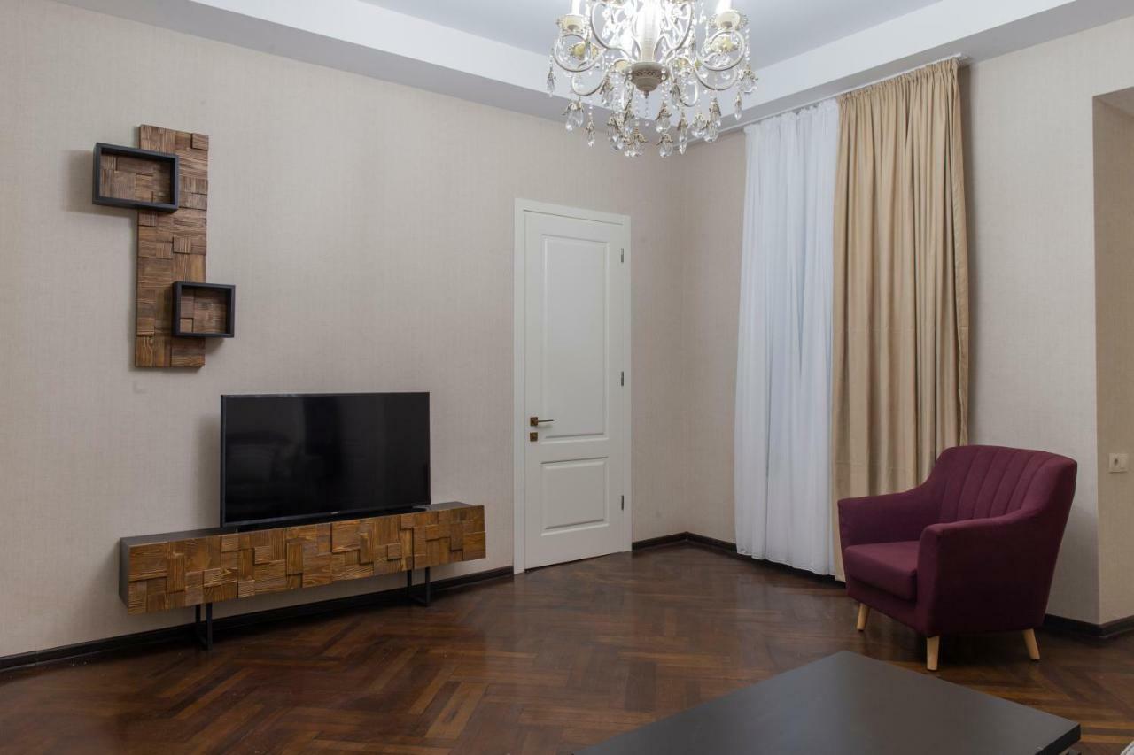 Golden Nugget Apartment Тбилиси Экстерьер фото
