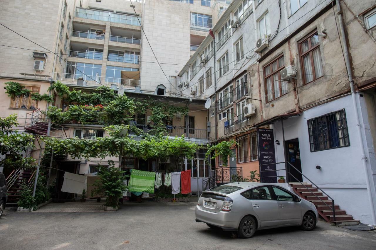 Golden Nugget Apartment Тбилиси Экстерьер фото